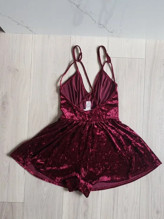 Fragile Velvet Romper Womens Small Red Sleeveless Shorts - Picture 2 of 4